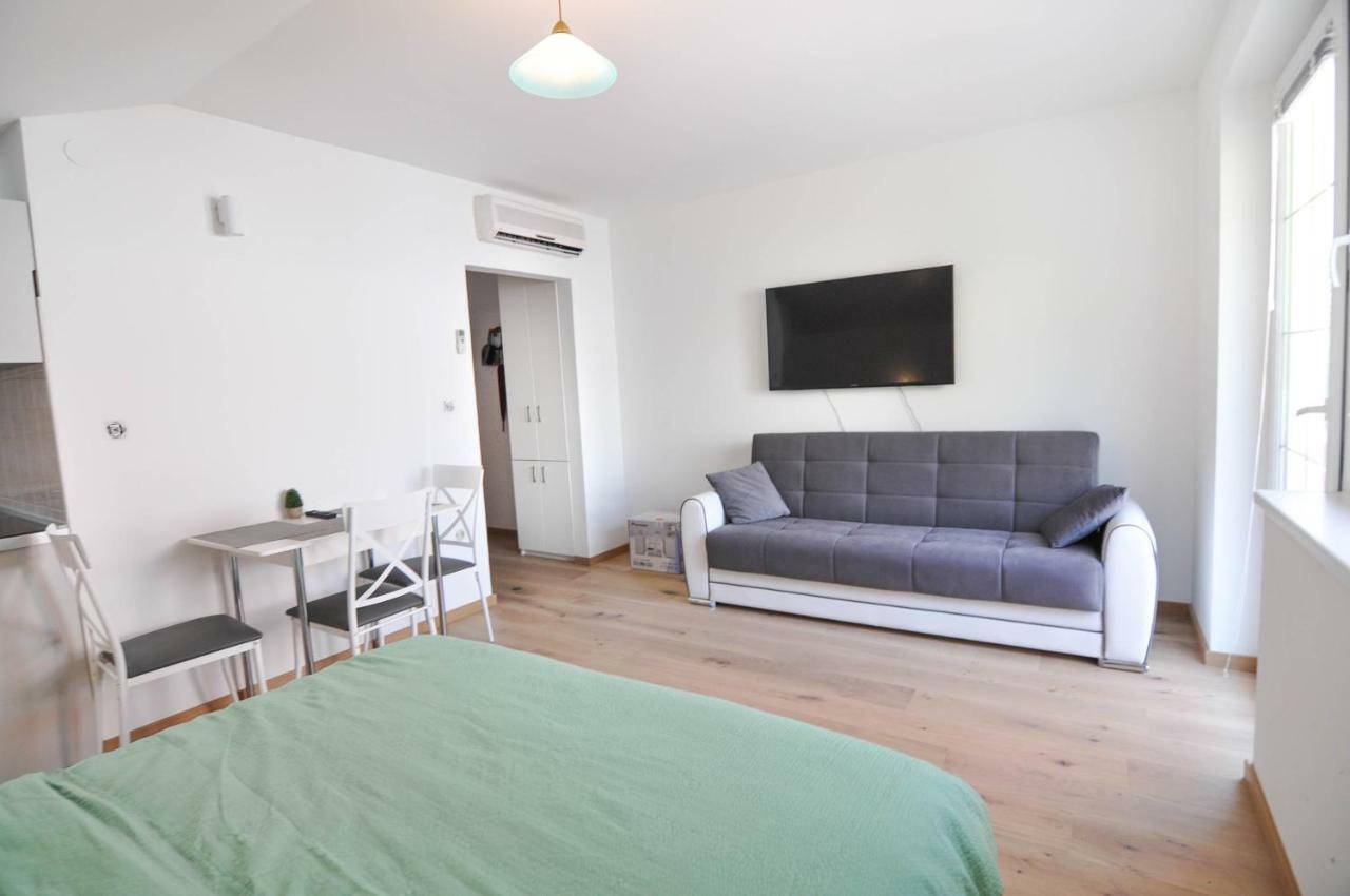 Apartment Helen Ičići エクステリア 写真